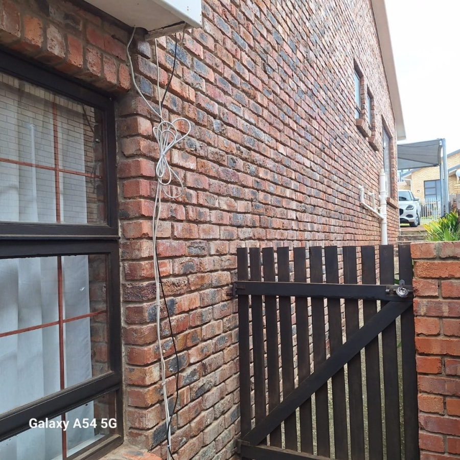 4 Bedroom Property for Sale in Hartenbos Heuwels Western Cape